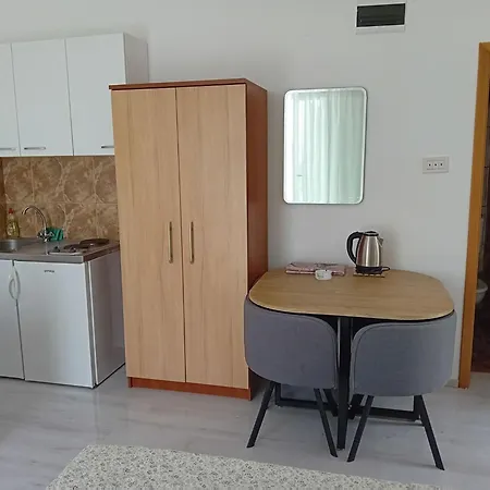 Apartment Dvorski Baska Voda