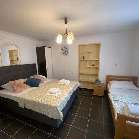 Dvorski Apartment *